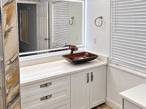 4th image of 2614 Quarterdeck Ct