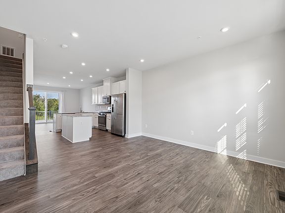 4th image of 6712 Ballenger Run Blvd #1