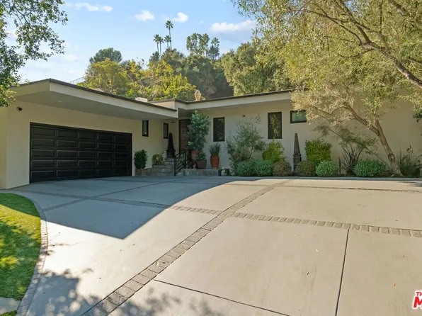 1115 N Bundy Dr, Los Angeles, CA 90049