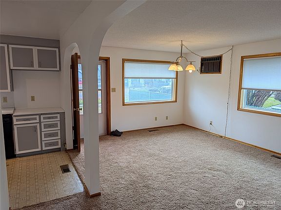 4th image of 119 E Richmond Avenue