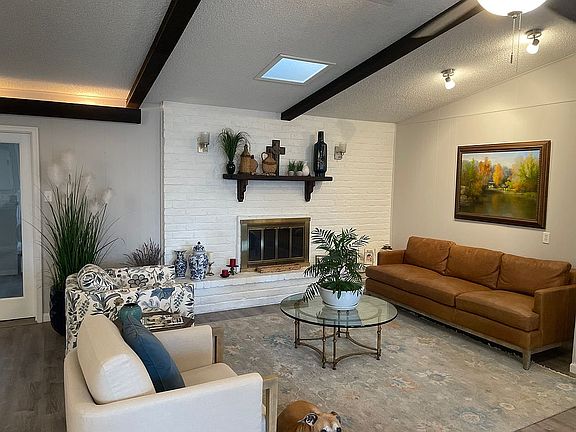 5th image of 1385 Poppy Ln