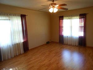 3rd image of 405 Avenue B E