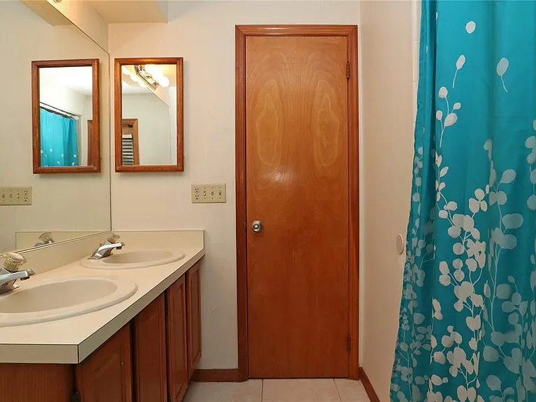 5722 Bay Side Dr — Photo 20