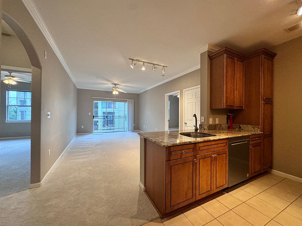Split Bedroom Layout for Maximum Privacy