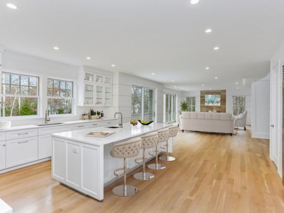 4th image of 4 Brandywine Dr
