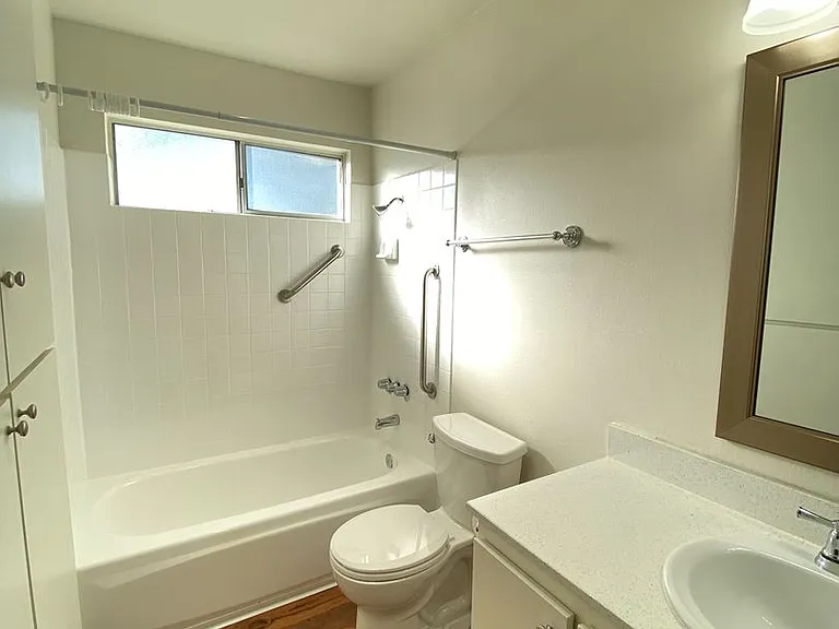 Oak Valley Apartments — Photo 13