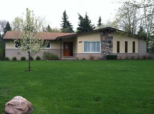 35253 Drake Heights Dr, Farmington, MI 48335