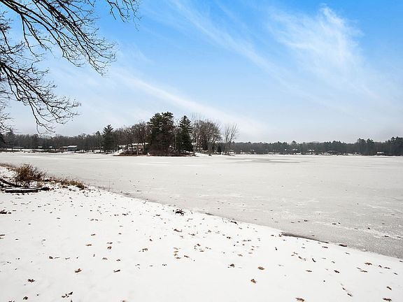 3rd image of 10914 S Little Lakeview Dr