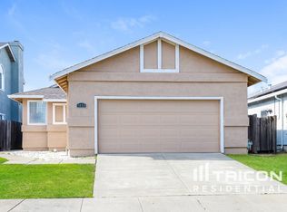 1050 Silk Oak Dr, Suisun City, CA 94585