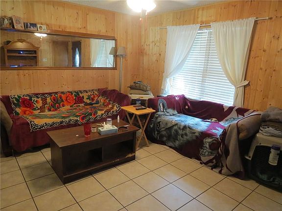 2nd image of 533 Wren St