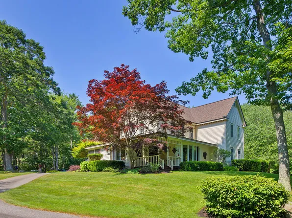 23 Elizabethan Drive, Kennebunkport, ME 04046