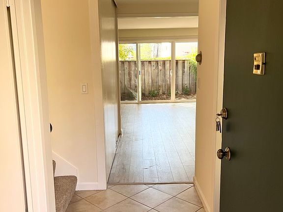 3rd image of 170 Upper Via Casitas APT 1