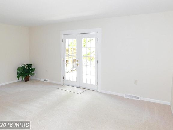 5th image of 9914 Lakepointe Dr