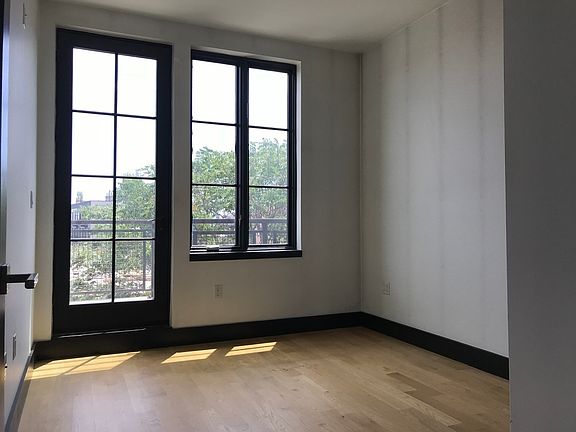 3rd image of 82 Jefferson St #444