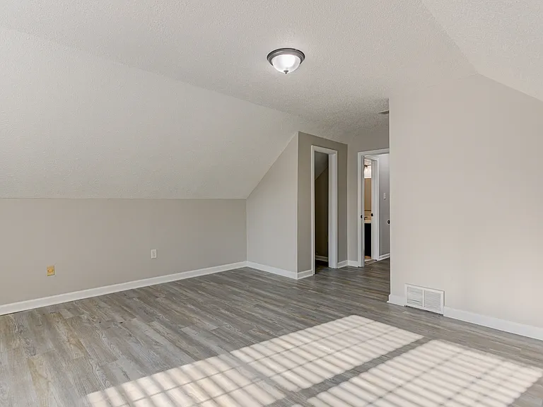7801 Autumn Creek Dr — Photo 16