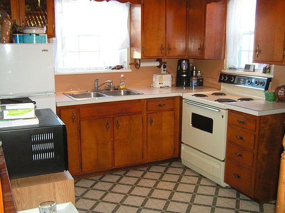 2nd image of 19 Spruce St
