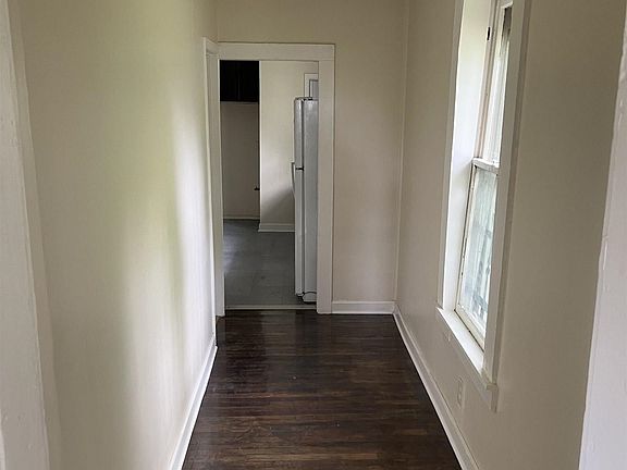 4th image of 1000 Ethel St