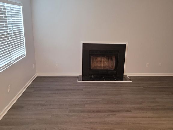 3rd image of 1732 Bob White Ln SE #1732