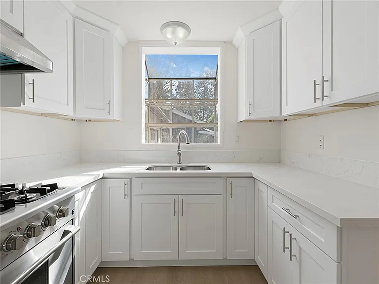 22222 Vanowen St — Photo 24