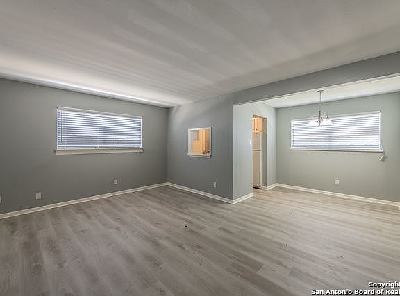 3rd image of 423 E Dewey Pl #2