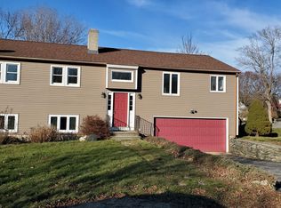 13 Tobin Ln, Bristol, RI 02809