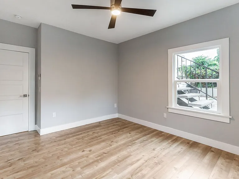 Beautiful 2 bedroom in Echo Park/Silver Lake with parking! **2 weeks off the rent — Photo 12