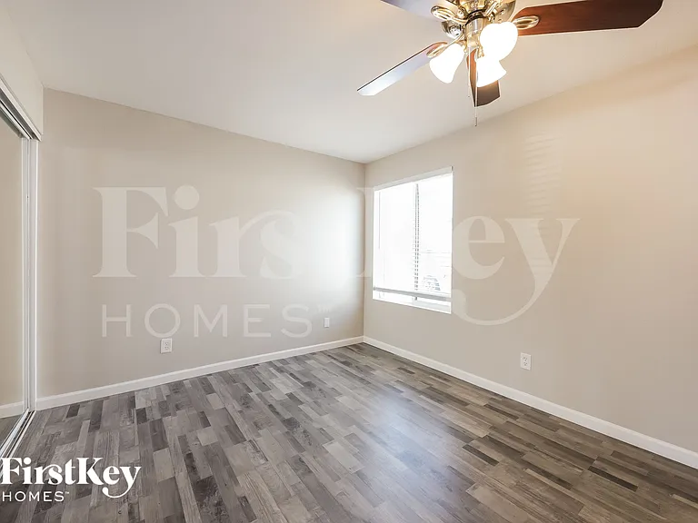 7208 W Montebello Ave — Photo 11