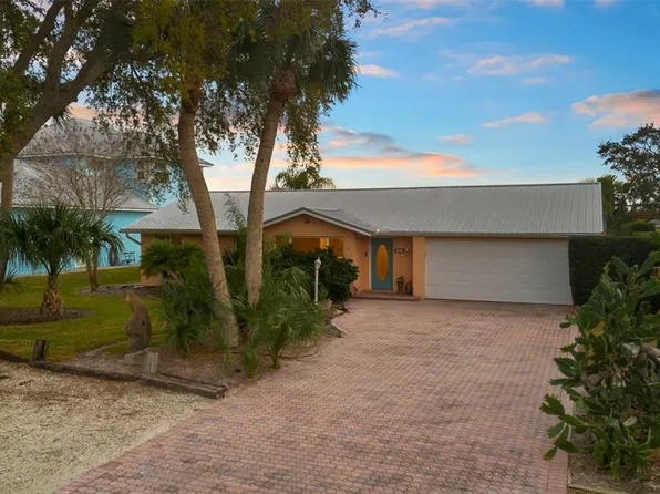 33 Cunningham Dr, New Smyrna Beach, FL 32168