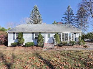 395 Hollis Rd, Lunenburg, MA 01462