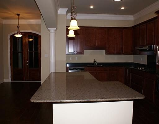 5th image of 137 Highland Ridge St