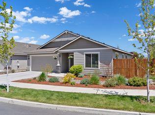 532 NW 25th St, Redmond, OR 97756