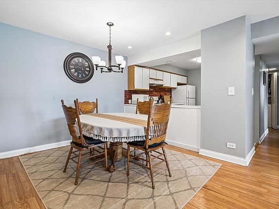 4th image of 4607 Kings Walk Dr APT 1B