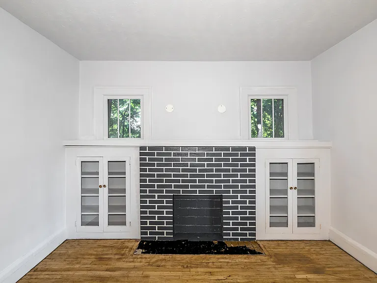 1273 Greenfield Ave SW — Photo 5