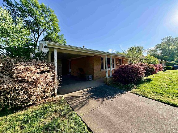 3rd image of 2118 Mahrendale Ave