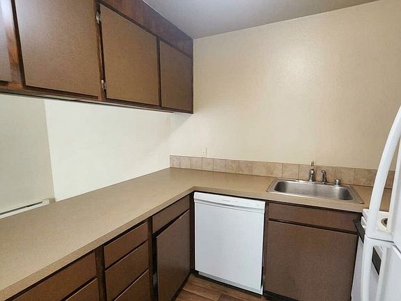 5th image of 926 23rd St #927-06