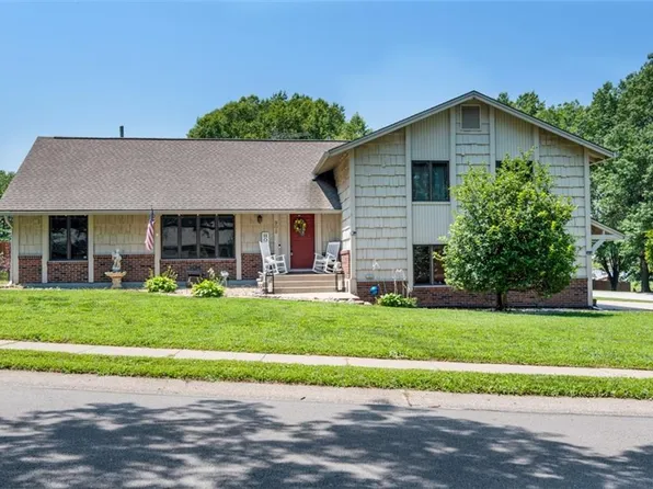 902 Bird St, Harrisonville, MO 64701