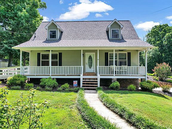 3rd image of 631 Harris Creek Trl SW