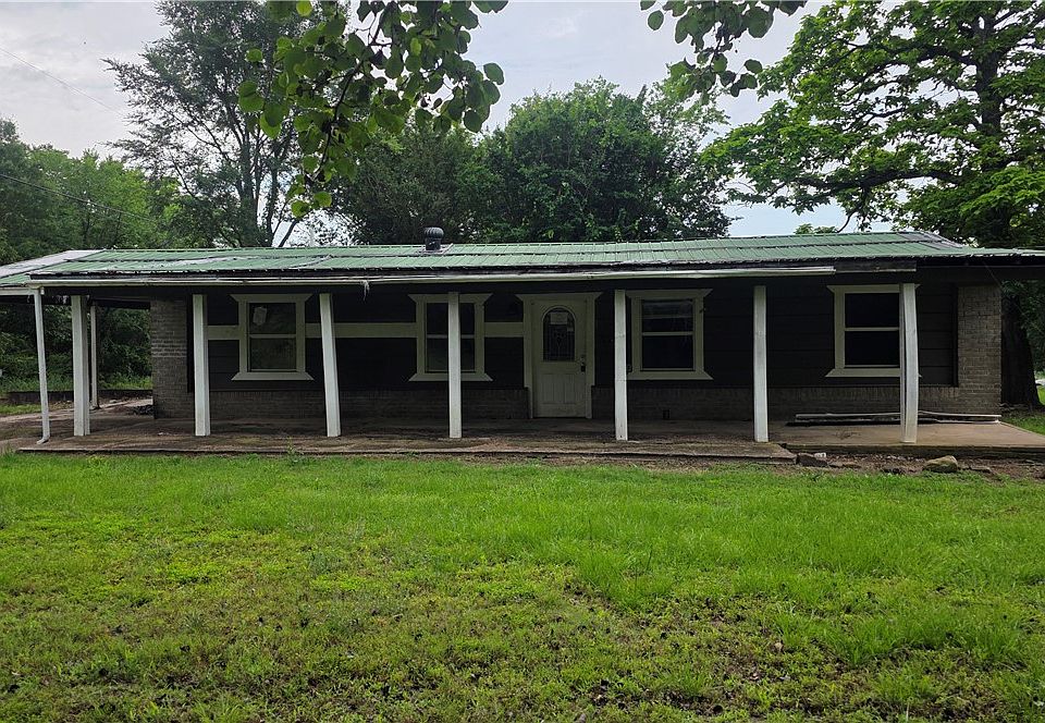 1st image of 161 S Hughes Rd