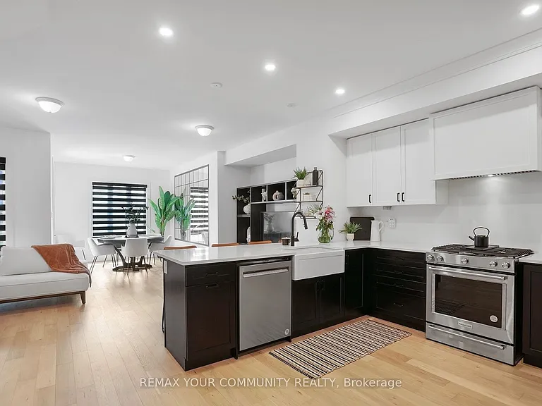 8 Kiernan Cres N — Photo 7