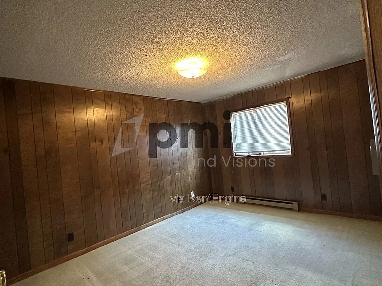 955 4th St #6 — Photo 16