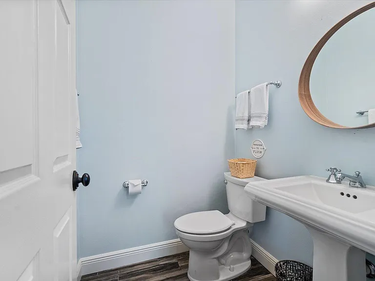 2466 Muir Cir — Photo 26