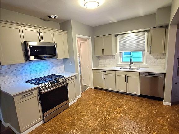 3rd image of 4501 Tuxedo Ave