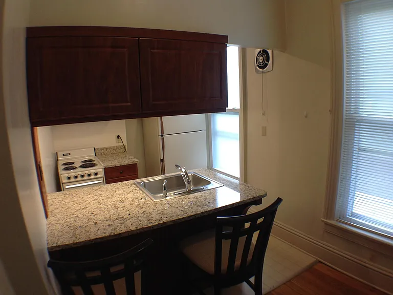 28 Union Ave NE #2 — Photo 4