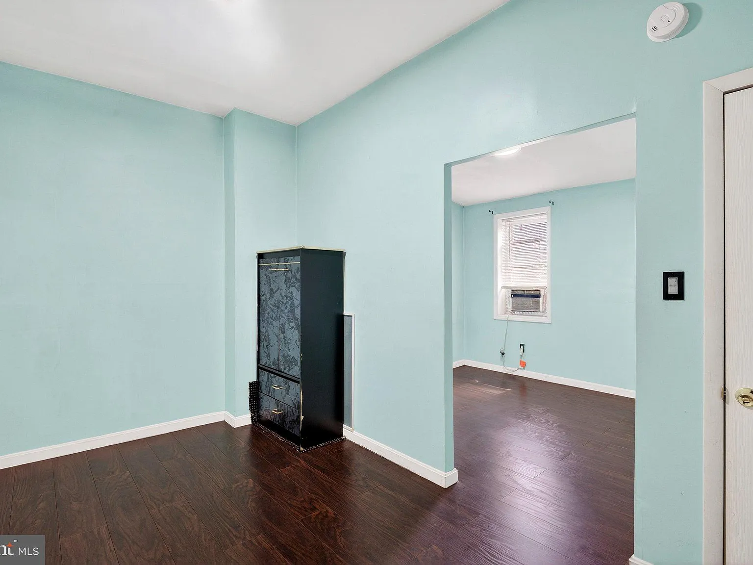 5 bed, 2.0 bath, 3008 sqft, $2,300 — Photo 3
