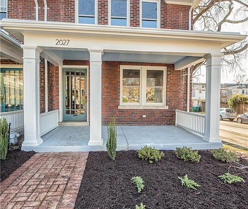 2nd image of 2027 Rosewood Ave