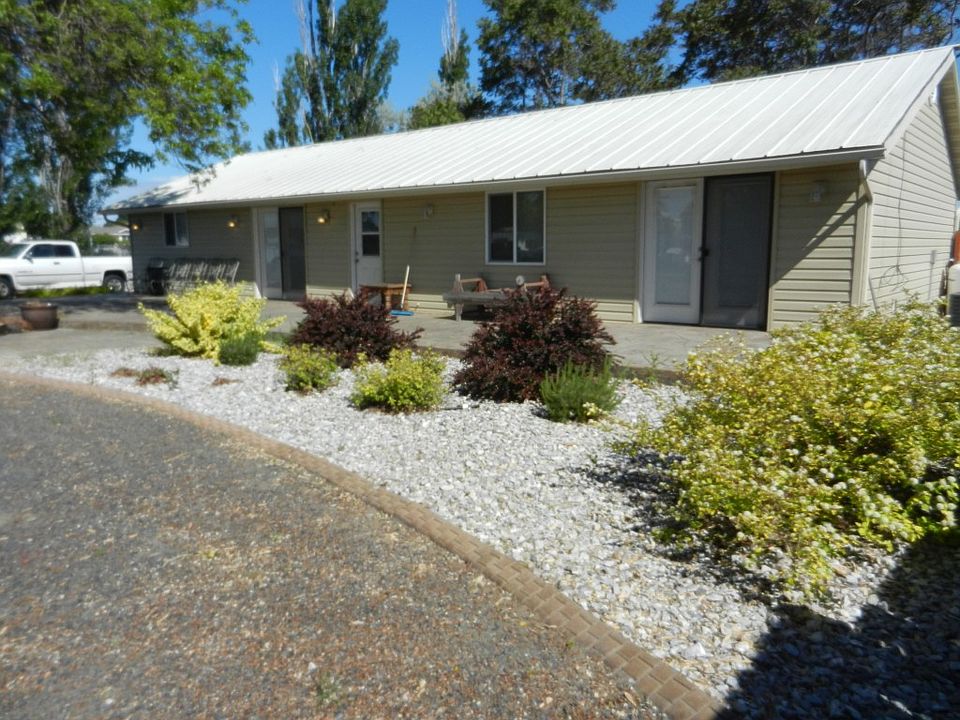 1st image of 1971 Melody Ln NE
