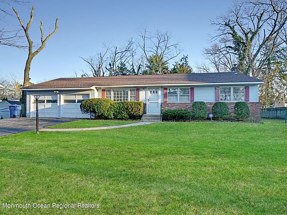2nd image of 50 Oakside Dr