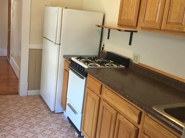41 Garfield St #4, Greenfield, MA 01301