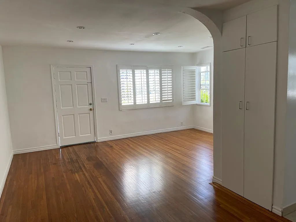 2 bed, 1000 sqft, $3,500 — Photo 4