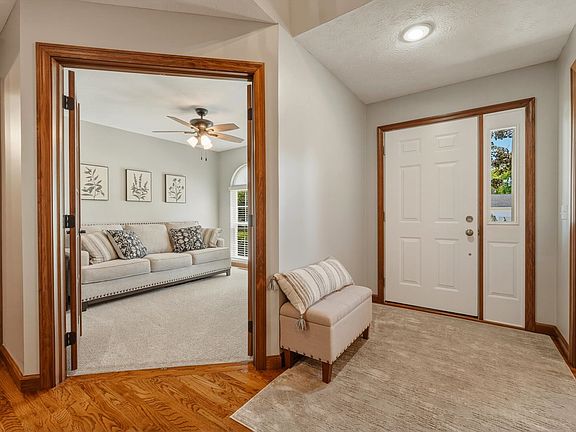 5th image of 8 Meadow Ridge Dr